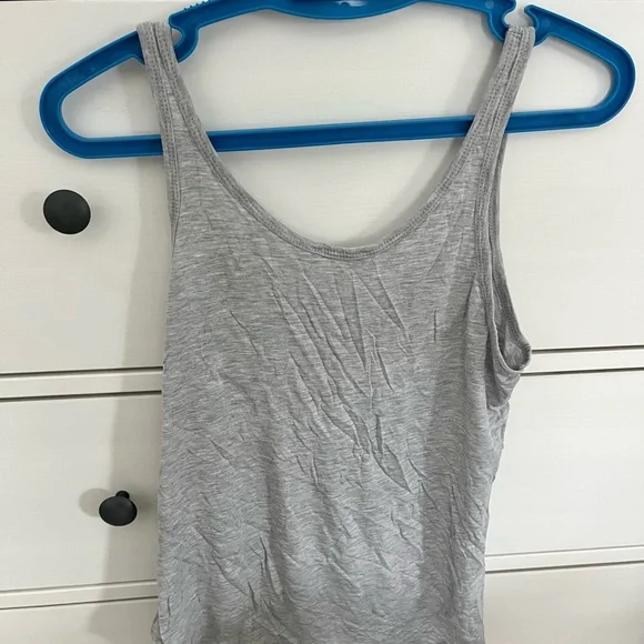 Zara Gray Flowy Tank Top - Picture 2 of 3